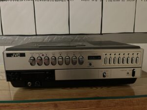 Ce magnétoscopes JVC est  un objet de collection 